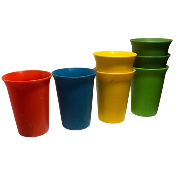 Tupperware Bell Tumbler Cups Sippy Cups Green Red Yellow Blue Set of 7 - Picture 2 of 8